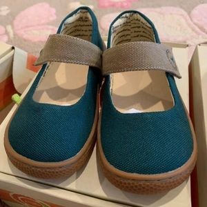 NEW. Size 11 Livie & Luca Carta II in Forest Green